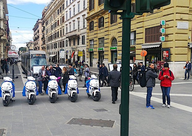 Gli scooter elettrici di Cityscoot pronti a invadere Roma © ANSA