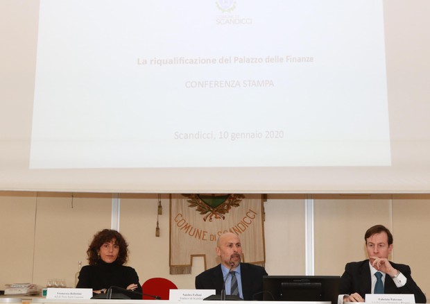 Un momento della presentazione del piano di riqualificazione dell'ex Palazzo Finanze e del futuro polo pelletteria  Saint Laurent a Scandicci © ANSA