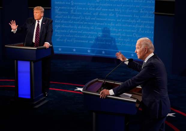 Il duello Trump-Biden (foto: EPA)