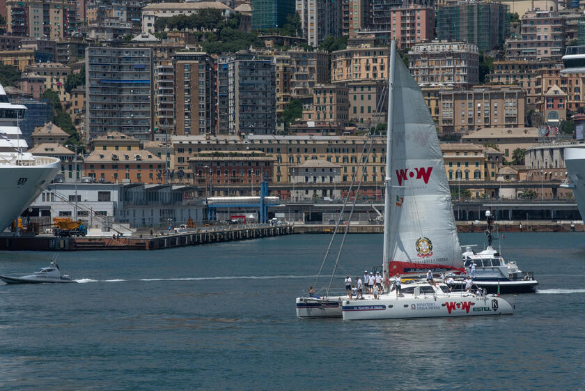 Nave Vespucci sbarca a Marsiglia, prima tappa del tour mondiale - RIPRODUZIONE RISERVATA