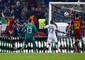 Roma-Qarabag 1-0: al 53' conclusione di Dzeko da distanza ravvicinata, sul rimpallo svetta e insacca di testa Perotti. © Ansa