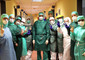 Il capo del dipartimento di Gastroenterologia ed endoscopia digestiva dell'ospedale di Crema, Elisabetta Buscarini e il suo team © ANSA
