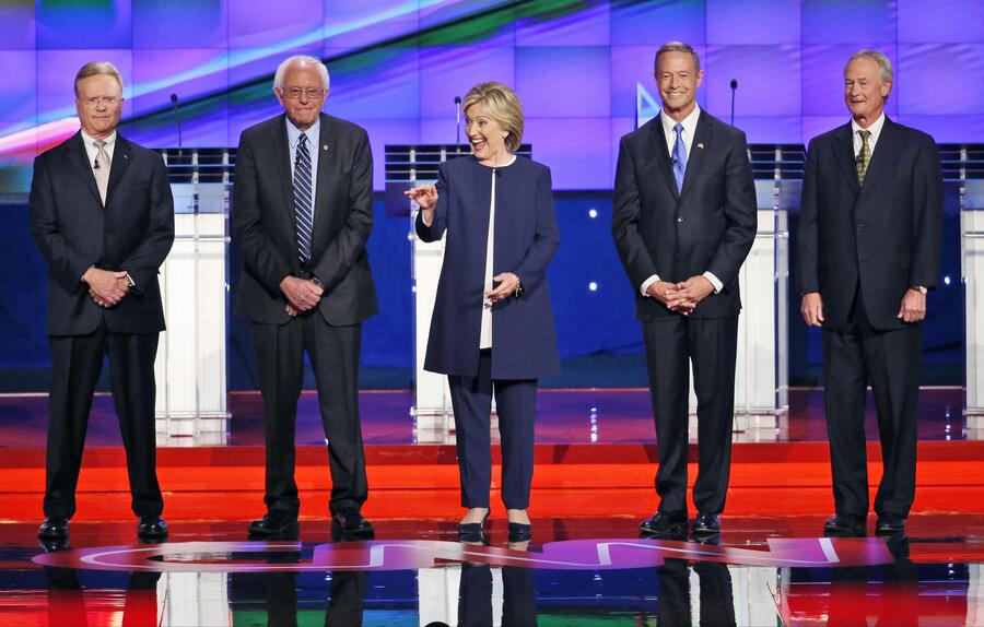 Da sinistra Jim Webb, Bernie Sanders, Hillary Rodham Clinton, Martin O'Malley, Lincoln Chafee © 