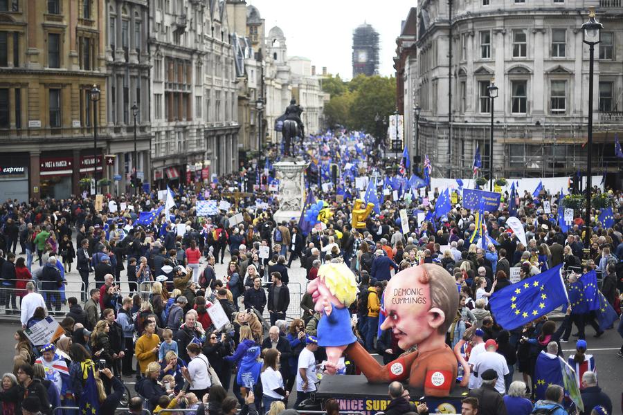 Brexit: migliaia in piazza a Londra, 'rimaniamo nell'Ue' © 