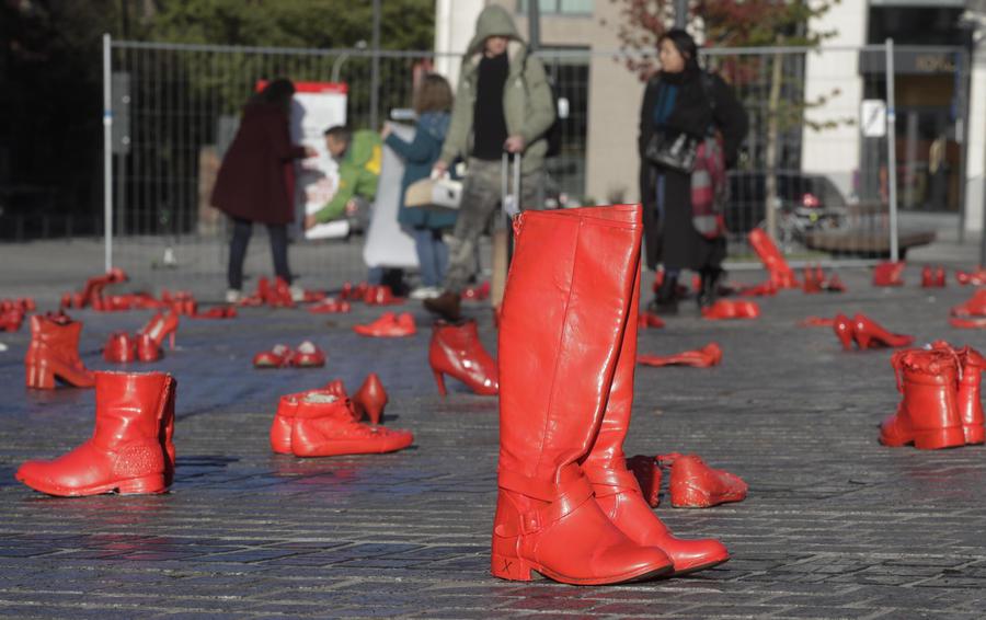 Scarpe rosse a Bruxelles © ANSA