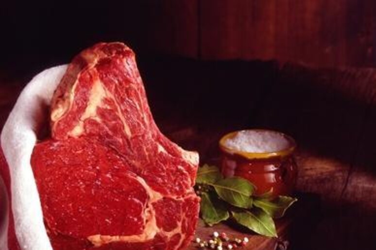 Consumi: Ismea, più carne rossa, latte Uht e verdure in busta - RIPRODUZIONE RISERVATA