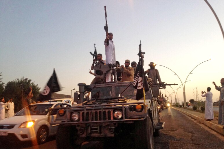 Militanti jihadisti in Iraq © ANSA/AP
