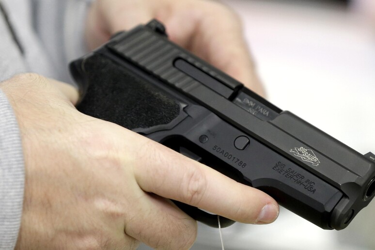 Usa: ai massimi storici consenso per legge su armi © ANSA/AP