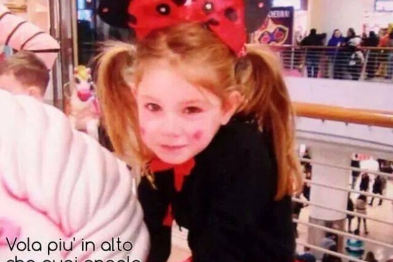 Fortuna Loffredo, la bimba di sei anni uccisa nel Parco Verde di Caivano (Napoli), in una foto  tratta da Facebook - RIPRODUZIONE RISERVATA