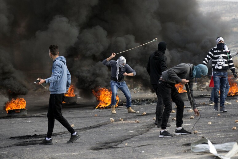 Protest in Ramallah following the Friday Prayer © ANSA/EPA