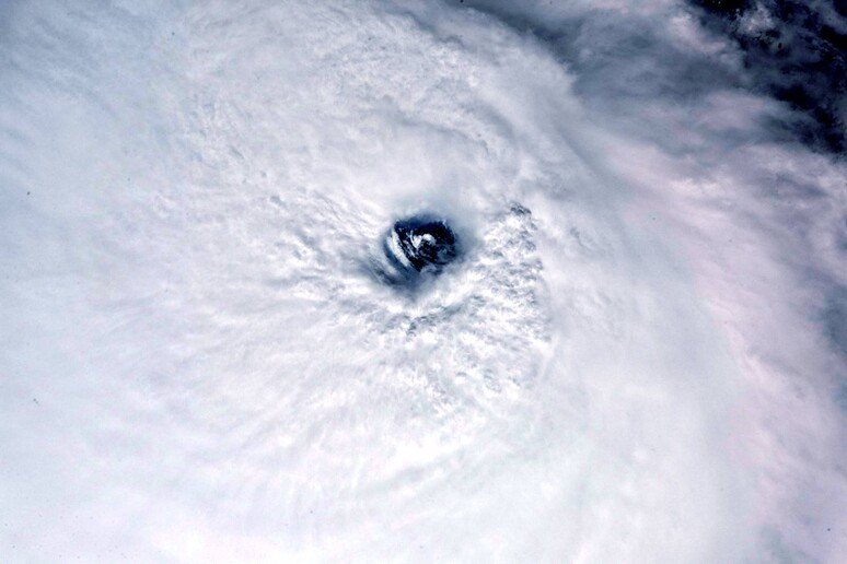 L 'occhio dell 'uragano Josè (fonte: Paolo Nespoli/ESA-NASA) - RIPRODUZIONE RISERVATA