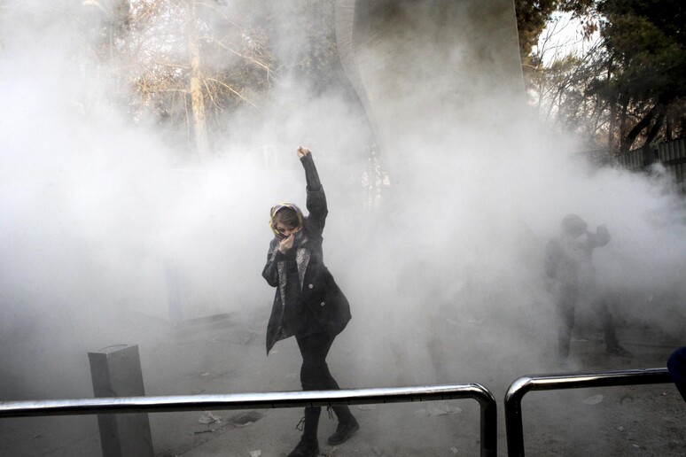 Non si fermano le violenze in Iran © ANSA/AP