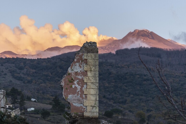 Terremoto a Catania, il legame con l 'Etna © ANSA/AP