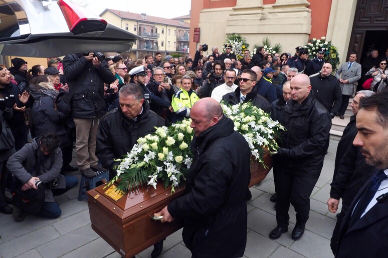 Morto Ballandi: mondo spettacolo a Baricella per funerali - RIPRODUZIONE RISERVATA