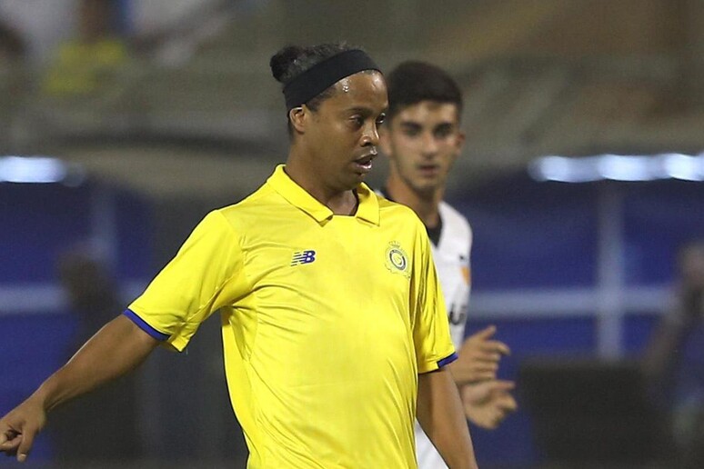 Ronaldinho non si sposa più, pensa alla musica © ANSA/EPA