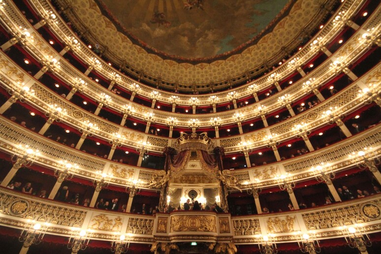 Il teatro San Carlo - RIPRODUZIONE RISERVATA