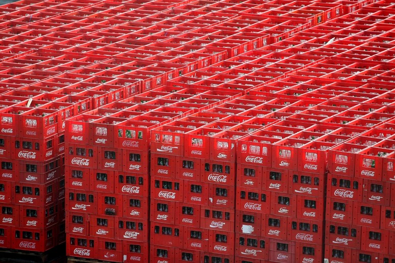 Casse di Coca Cola © ANSA/EPA
