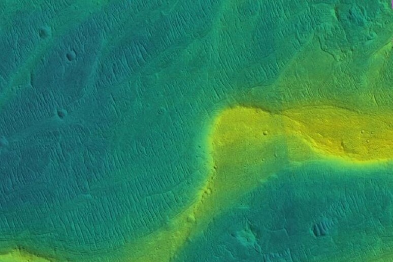 Foto satellitare di canali di Marte nei quali un tempo scorreva acqua (fonte: NASA/JPL/Univ. Arizona/UChicago) - RIPRODUZIONE RISERVATA