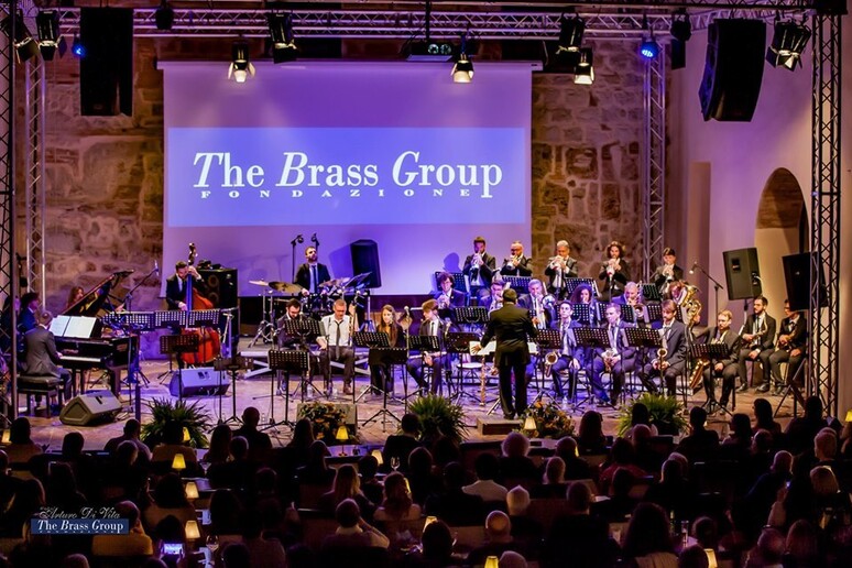 La Brass Youth Jazz Orchestra - RIPRODUZIONE RISERVATA