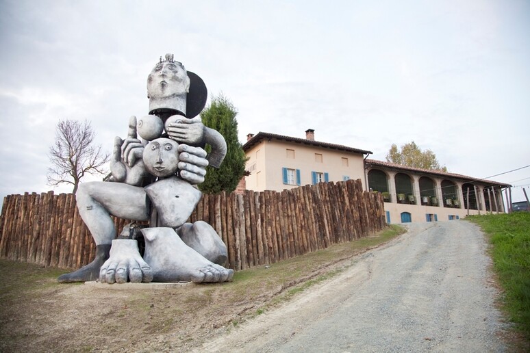 Un particolare del Parco Artistico permanente dell 'azienda agricola vitivinicola Chiarlo (Asti) - RIPRODUZIONE RISERVATA