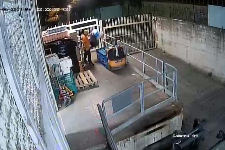 Dipendente supermercato accusato di furto merce a Sanremo - RIPRODUZIONE RISERVATA