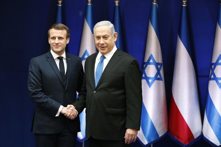 Macron e Netanyahu a Gerusalemme © ANSA/EPA