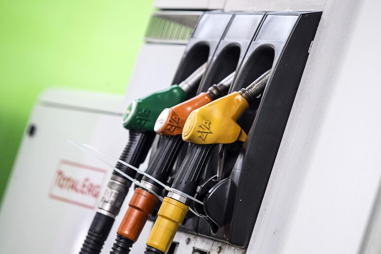Cashback anche per la benzina, previsti rimborsi del 10% - RIPRODUZIONE RISERVATA