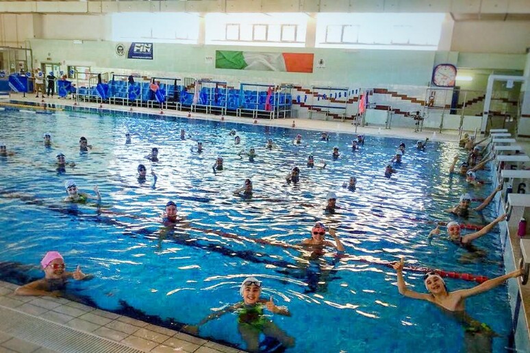 Riaperta la piscina di San Giovanni Teatino - RIPRODUZIONE RISERVATA