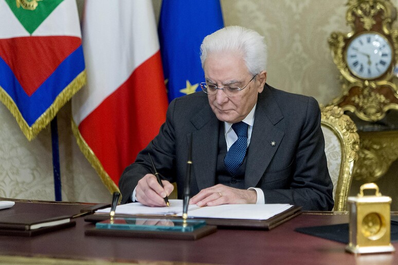 Il presidente Sergio Mattarella ha firmato il dl semplificazioni - RIPRODUZIONE RISERVATA