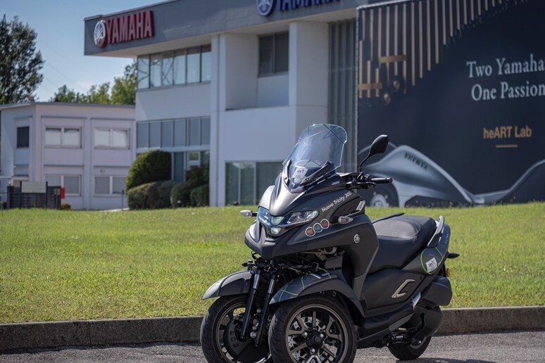 Yamaha, Tricity 300 è scooter del Giro-E - RIPRODUZIONE RISERVATA