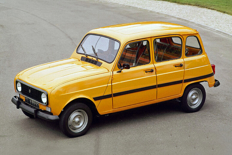 Renault R4 compie 60 anni, lungo programma festeggiamenti © ANSA/Renault