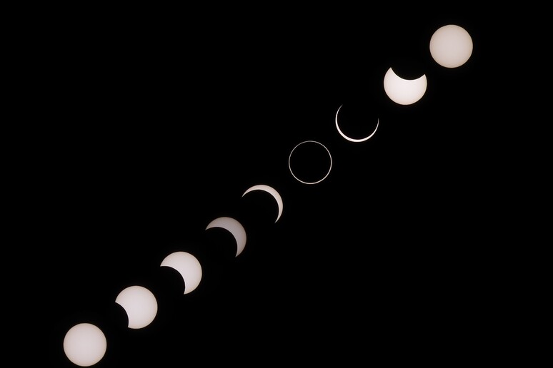 L 'eclissi solare del 2016 (fonte: Scoolasse, da Wikipedia) - RIPRODUZIONE RISERVATA