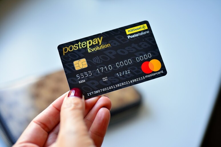 Poste: sconti cashback per chi usa carte Postepay e BancoPosta -     RIPRODUZIONE RISERVATA