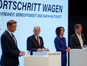 Il nuovo cancelliere tedesco Olaf Scholz presenta il contratto di coalizione (ANSA)