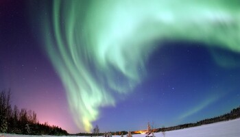 Un'aurora boreale (fonte: Senior Airman Joshua Strang – Wikipedia) (ANSA)