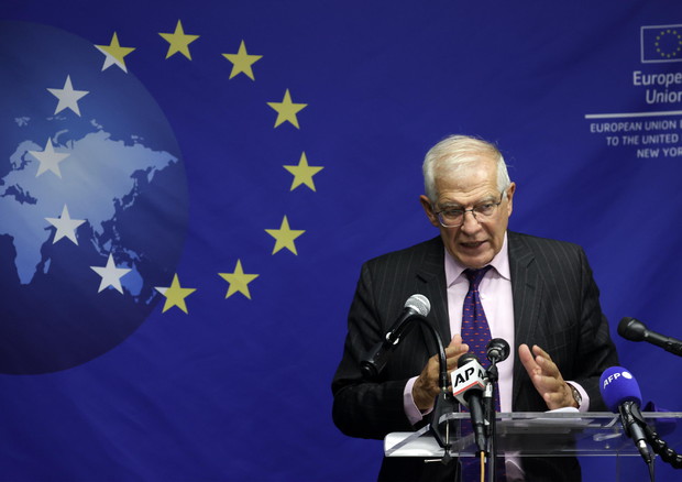 Borrell, preoccupa situazione in Tunisia, riaprire Parlamento © EPA
