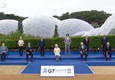 G7, la regina Elisabetta II scherza con i leader: 'dovrebbe sembrare che vi stiate divertendo?' © ANSA