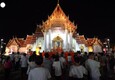 Candele accese a Bangkok per il Visakha Bucha Day: il giorno sacro dell'anno buddista (ANSA)