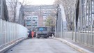 Roma, sul ponte dell'Industria lavori di rifacimento stradale (ANSA)