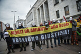 Protesto após mortes de trabalhadores do Teatro alla Scala por amianto