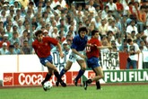 Il centrocampista dell'Italia, Roberto Donadoni, nel corso della partita contro la Spagna agli Europei del 1988 in Germania, Francoforte, 14 giugno 1988 (ANSA)