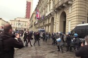 Primo maggio, a Torino cariche della polizia sui manifestanti