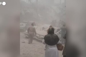 Iran, crolla un edificio ad Abadan: almeno quattro morti e 80 dispersi (ANSA)