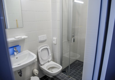 Una stanza da bagno in una foto d'archivio (ANSA)