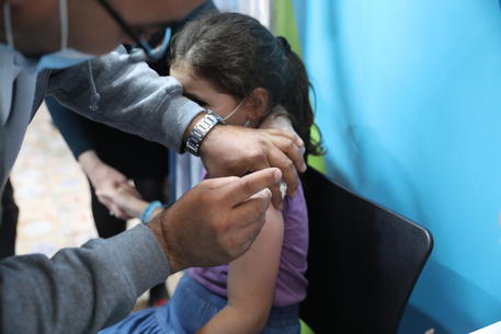 Israele, vaccinazione anti -Covid ai bambini © EPA