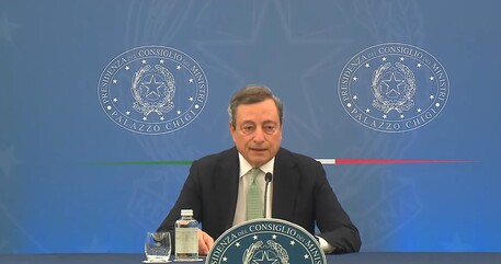 La conferenza stampa del premier Draghi © Ansa