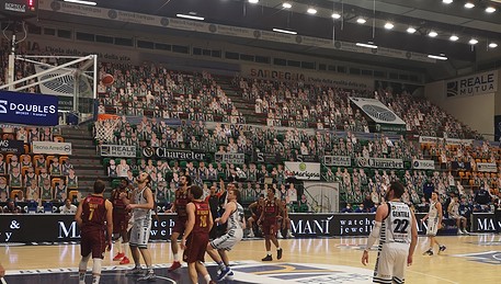 Basket: Dinamo Sassari al Palaserradimigni (ANSA)
