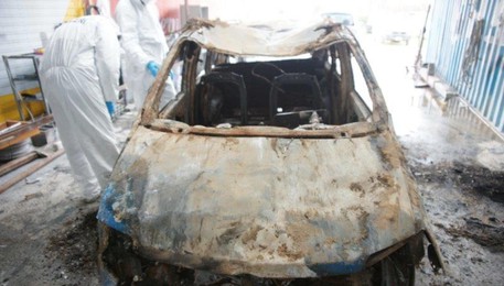 Cadavere in auto bruciata (ANSA)