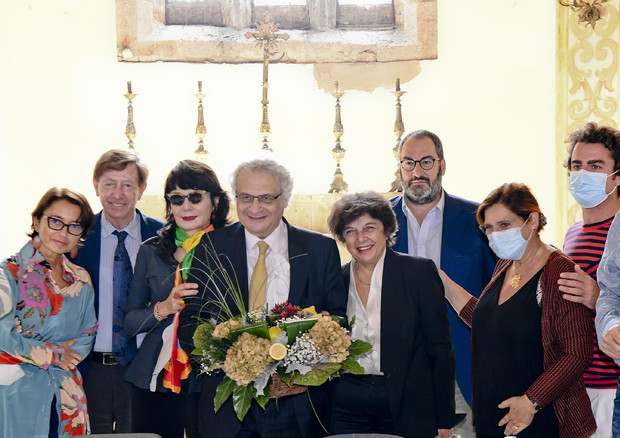 La cerimonia di consegna del premio Malaparte , nella Certosa di San Giacomo a Capri © ANSA
