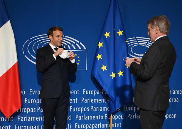Faccia a faccia Macron-Sassoli, sul tavolo le nomine Ue (foto: EPA)